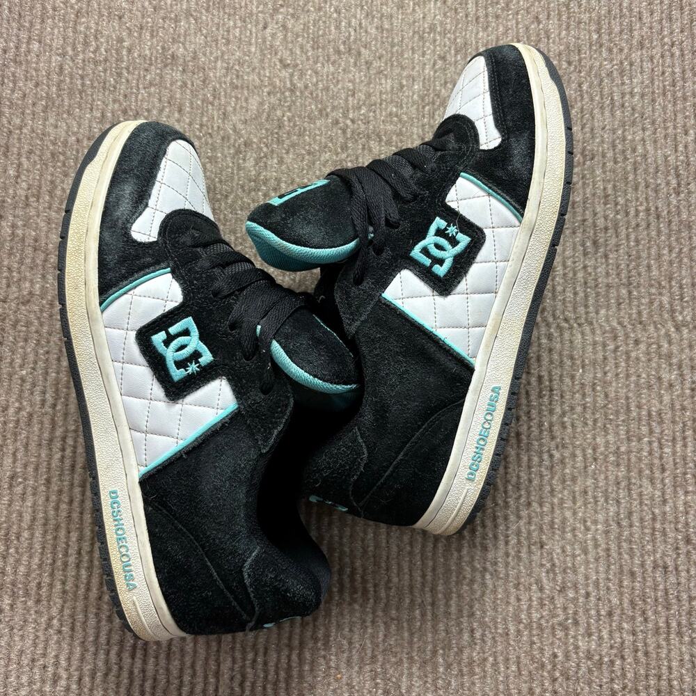 Vintage Y2K Women’s DC Skate Shoes Size 8.5 black and teal